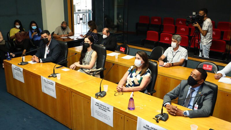 Atuação de farmacêuticos em debate na Saúde