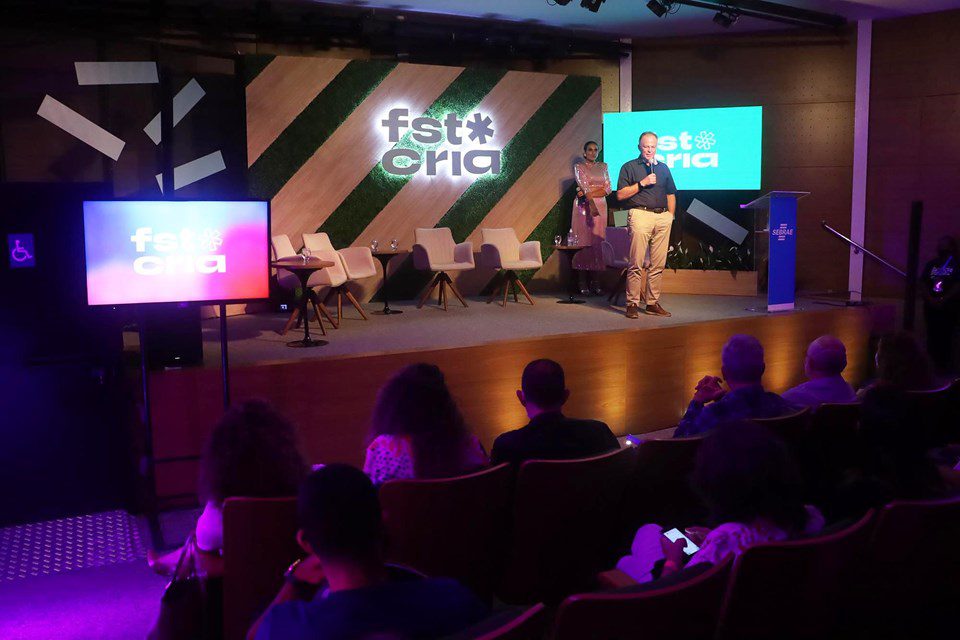 Governador Renato Casagrande participa da abertura da 3ª Festa da Criatividade