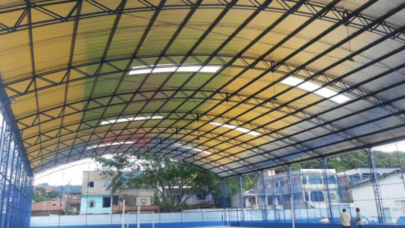 Vila Velha realiza a entrega da quadra escolar UMEF em Ilha das Flores