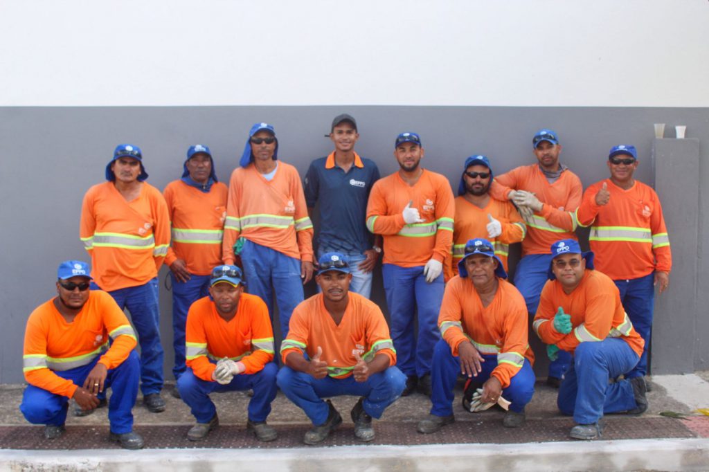 Prefeito de Linhares Bruno Marianelli participa de café da manhã em comemoração ao Dia do Gari
