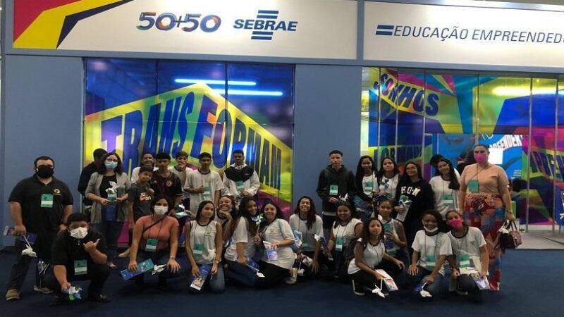 Alunos da Serra participam de feira de empreendedorismo na Cidade