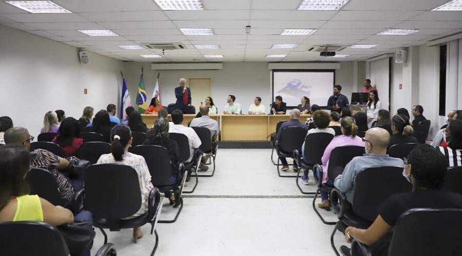 Prefeito Arnaldinho Borgo assina ordem de serviço para reforma da Casa Lar Feminina