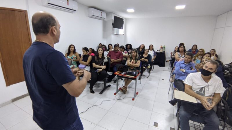 Marataízes: alunas recebem certificado do curso de comunicação empreendedora
