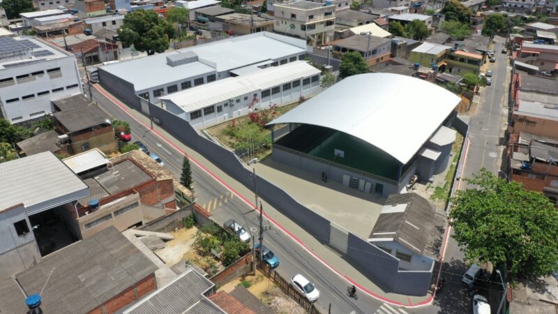 Escola de Canaã tem reforma entregue à população nesta quinta