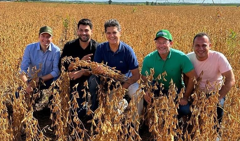 Secretário de Desenvolvimento faz visita técnica a propriedade rural em Montanha