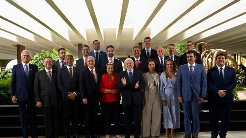 Renato Casagrande defende pautas prioritárias do Espírito Santo em reunião com presidente Lula