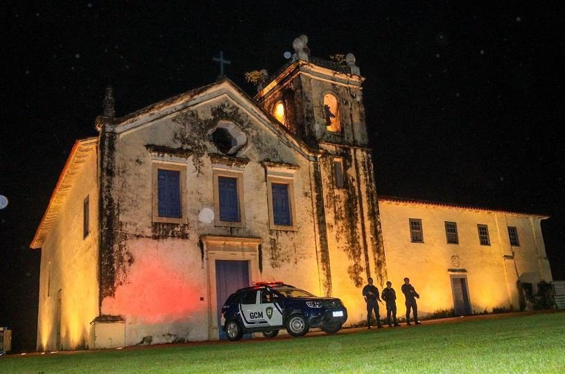 Serra: turismo fortalecido em Nova Almeida, balneário recebe decks revitalizados