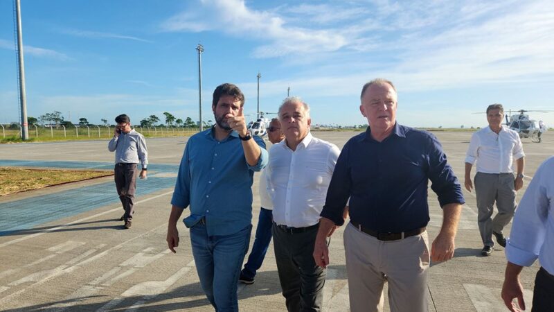 Ministro visita obras do terminal de passageiros do Aeroporto Regional de Linhares