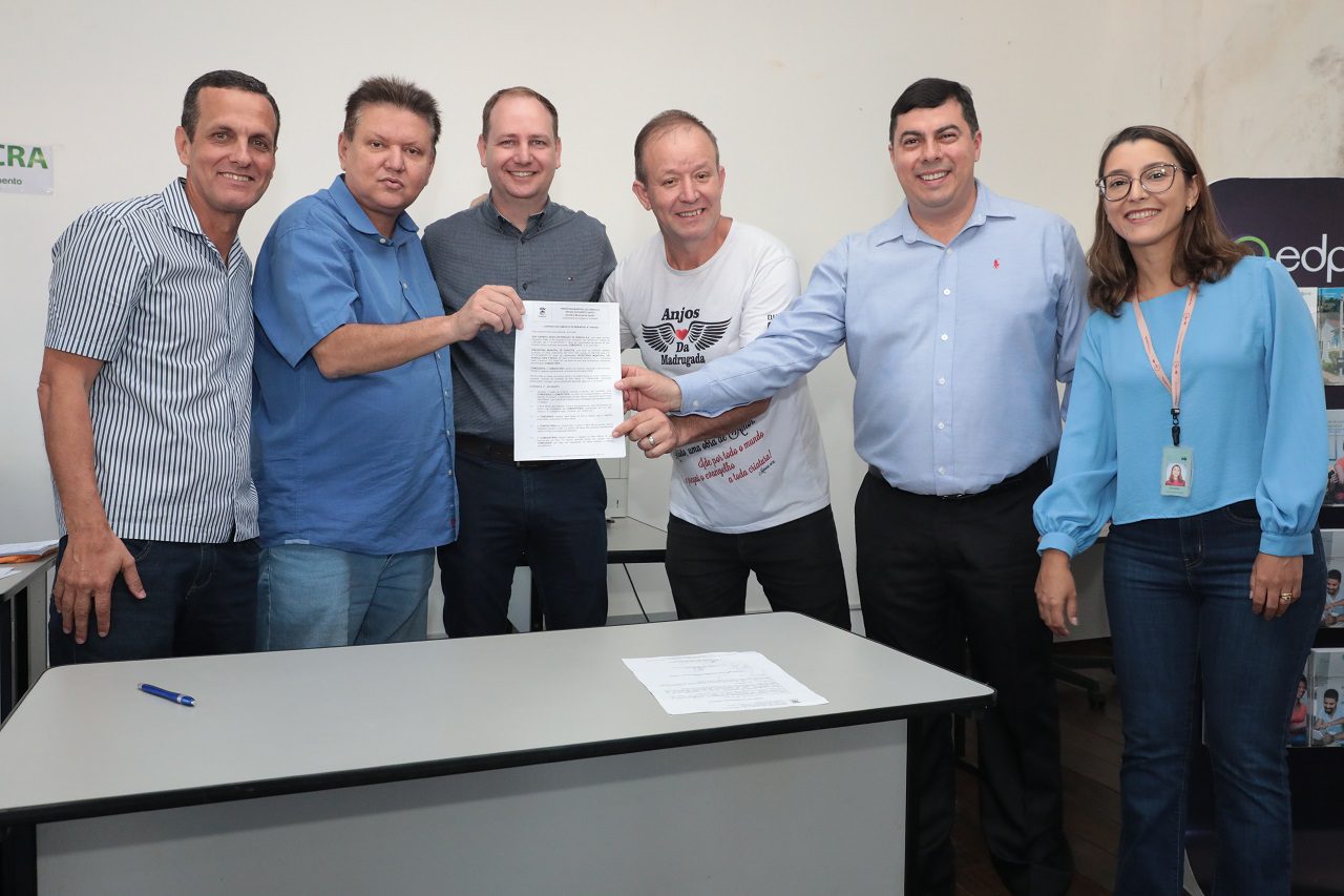 Prefeito Euclério Sampaio assina convênio de cooperação técnica com a EDP e Cesan para prestação de serviço à comunidade de Cariacica-Sede