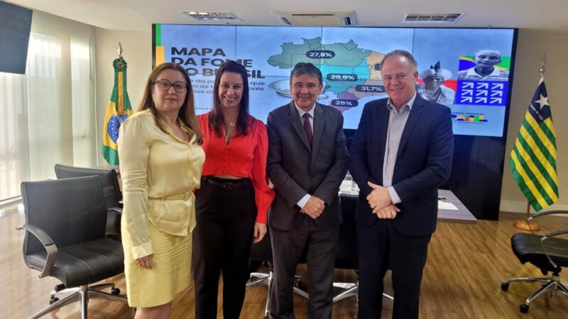 Renato Casagrande se reúne com ministro do Desenvolvimento e Assistência Social em Brasília