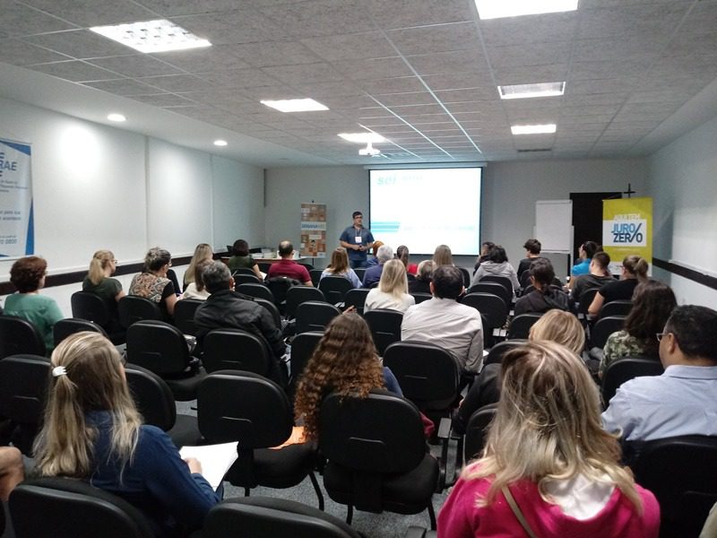 Palestras e cursos gratuitos são oferecidos até sexta-feira (19) em Cariacica