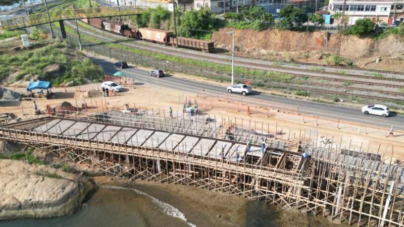 Secretaria de Obras inicia construção de deques e passarela suspensa sobre a Nova Orla de Cariacica