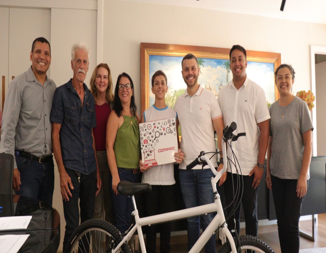 1º concurso de redação É o Bicho!: Expressando afeto aos animais e destacando a importância da conscientização