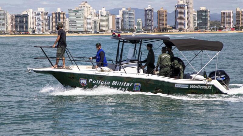 FiscalizaMar atua contra a pesca ilegal e apreende mais de 2 mil metros de redes de espera em Vila Velha
