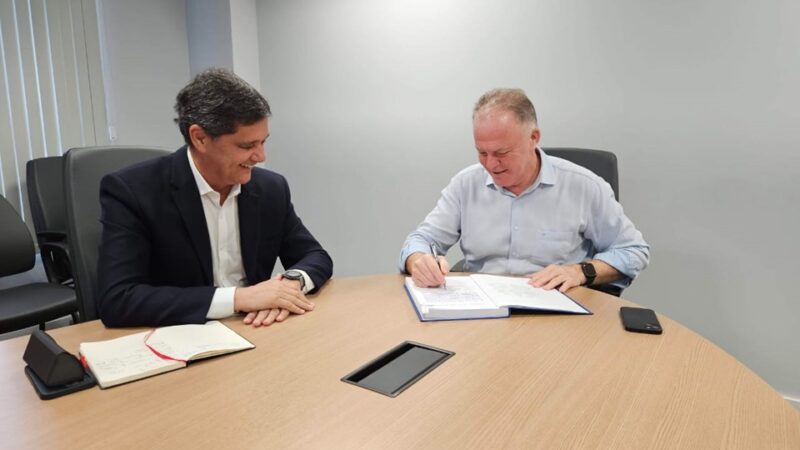 Renato Casagrande viaja para Dubai, e Ricardo Ferraço assume Governo do Estado pela quarta vez