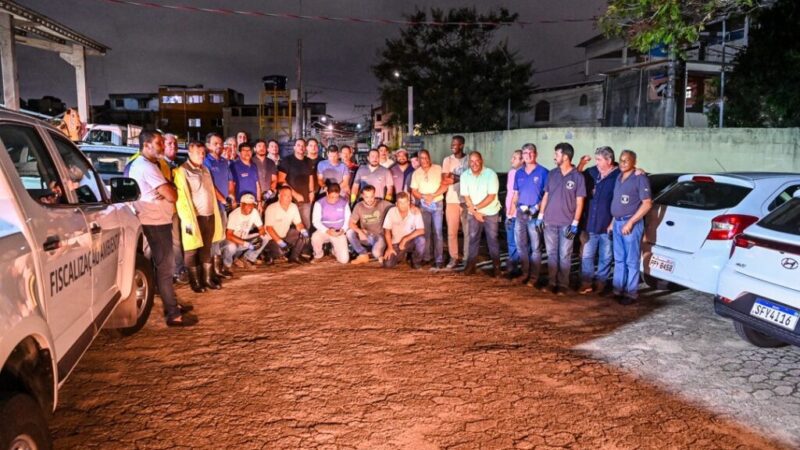 Esforço Coletivo em Vitória: Noite Intensa de Limpeza e Voluntariado