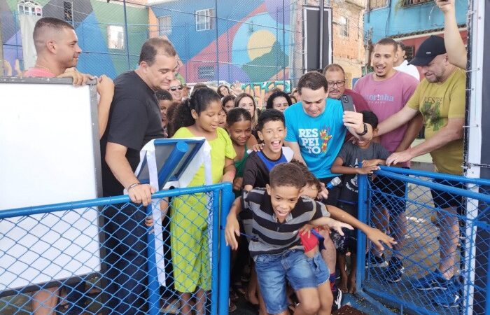 Animação e diversão na entrega do Parque Kids em Engenharia