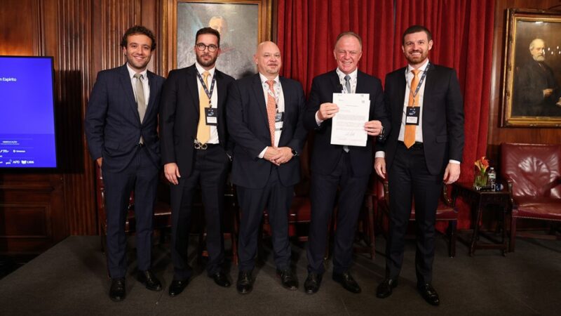 Governo do Estado e multinacional assinam ordem de serviço para construção de Estação de Água de Reuso