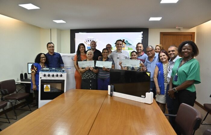 Mais três famílias da capital são beneficiadas pelo programa Casa Feliz e Segura