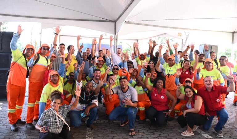Pazolini presta homenagem no Dia Nacional do Profissional de Limpeza Urbana