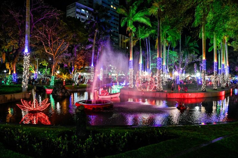 Vitória celebra o Natal de Encantos com magia, luzes e muita diversão