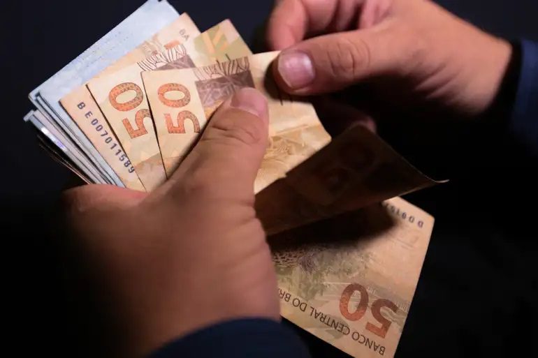 Empréstimo consignado para CLT tem início hoje (21/03): veja como solicitar