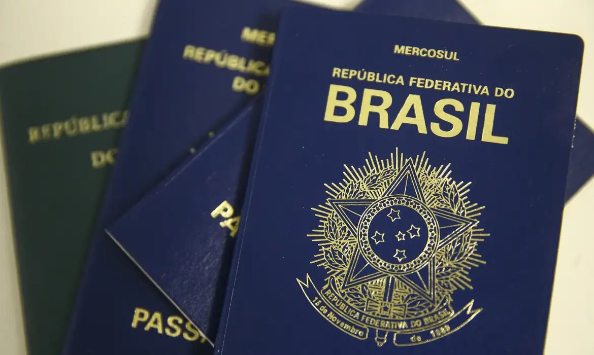 Governo Federal analisa pedido da Polícia Federal para aumentar valor do passaporte