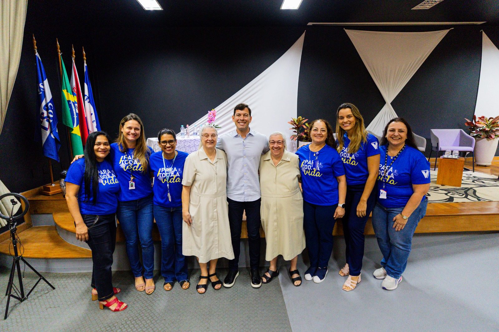 Prefeito Arnaldinho Borgo é entrevistado por alunos do 5º ano em projeto educativo do Colégio São José