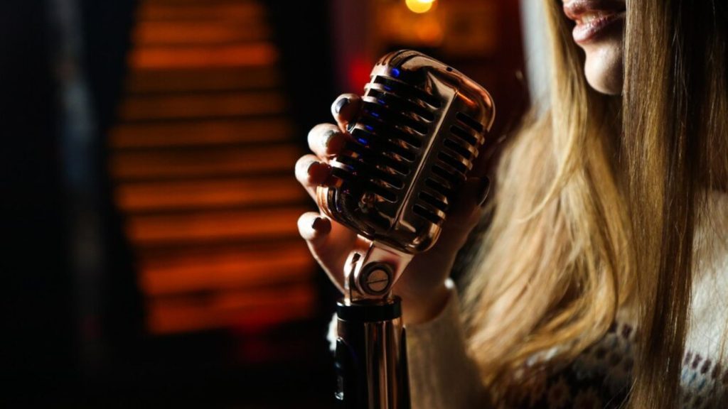 Aless Blues Trio leva rock e blues para o Garage neste sábado