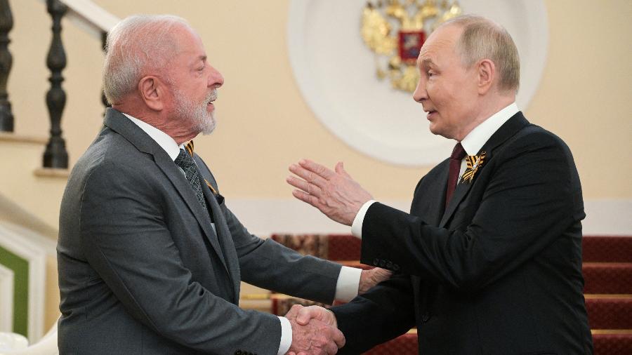 Lula se reúne com Putin, defende ampliação das relações com a Rússia e critica tarifaço dos EUA