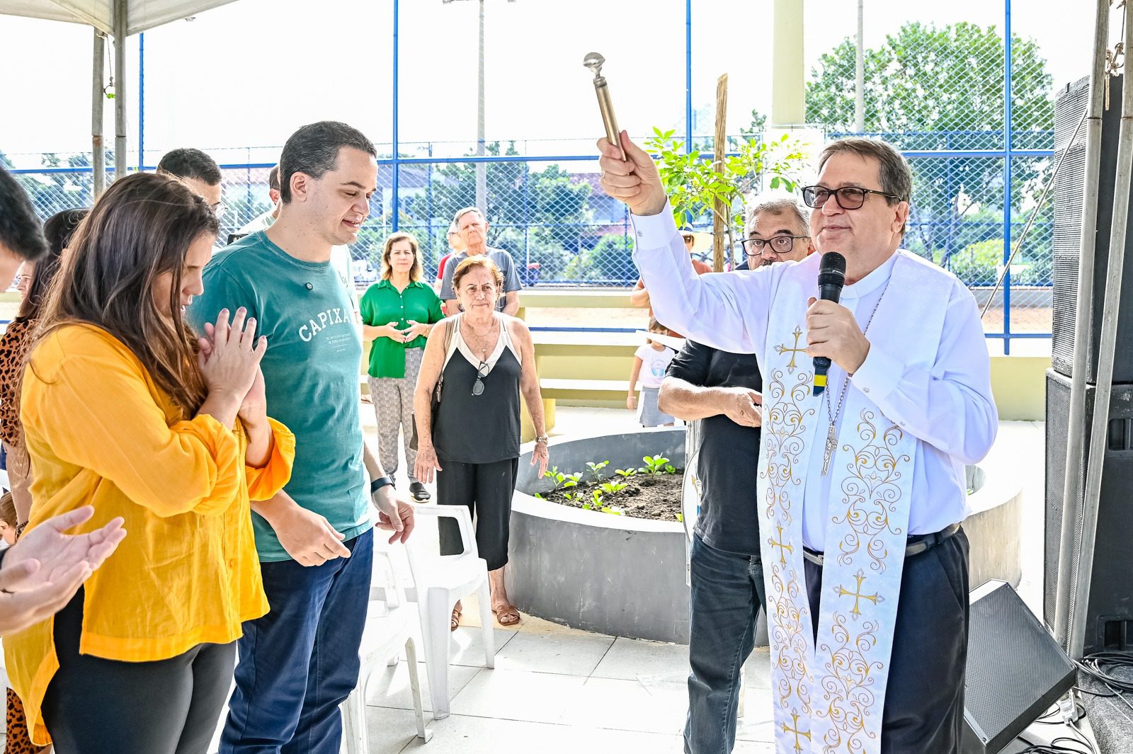 Praça ganha vida nova com entrega feita por Pazolini na capital