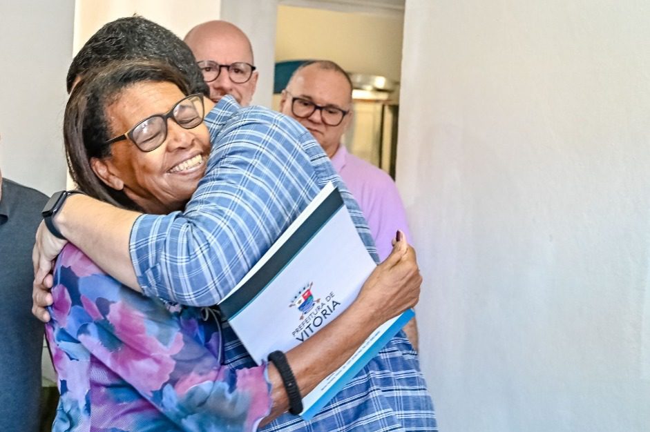 Casa Feliz e Segura: Pazolini entrega 234ª residência e realiza sonho de mais duas famílias