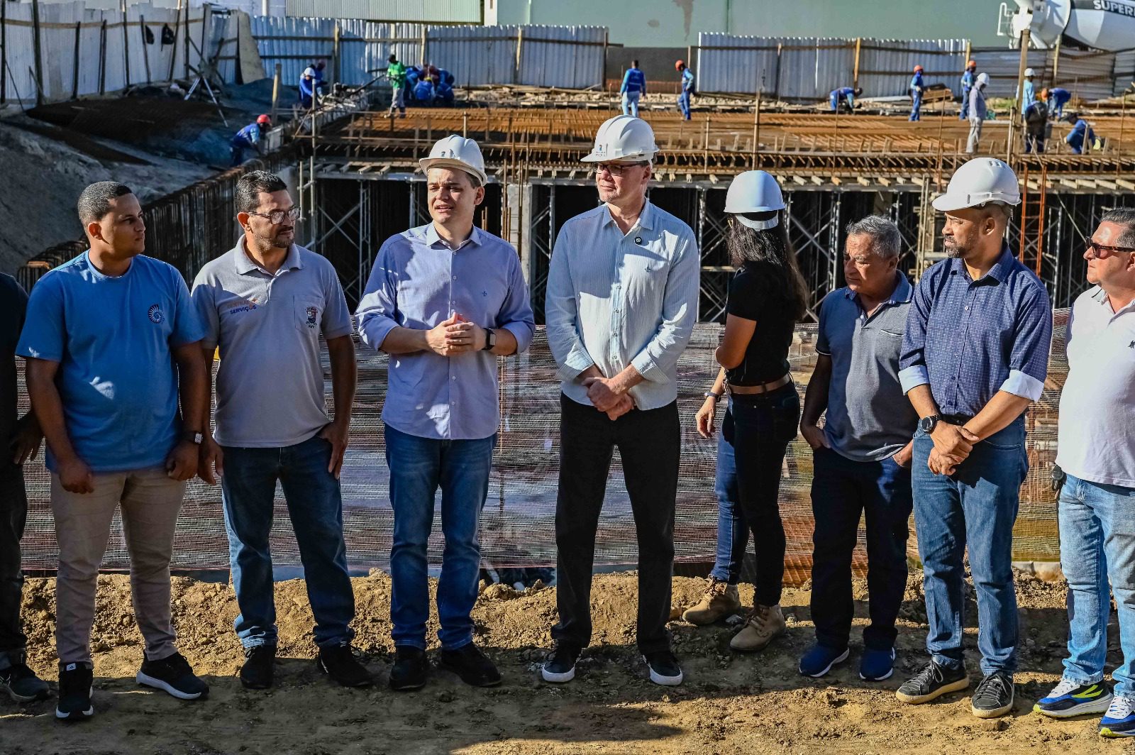 Pazolini acompanha concretagem do reservatório e contenção de Santa Teresa e obras de macrodrenagem na Grande Santo Antônio avançam