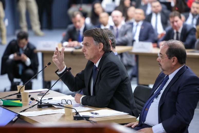 Bolsonaro diz em depoimento que apoiadores de intervenção militar são “malucos”