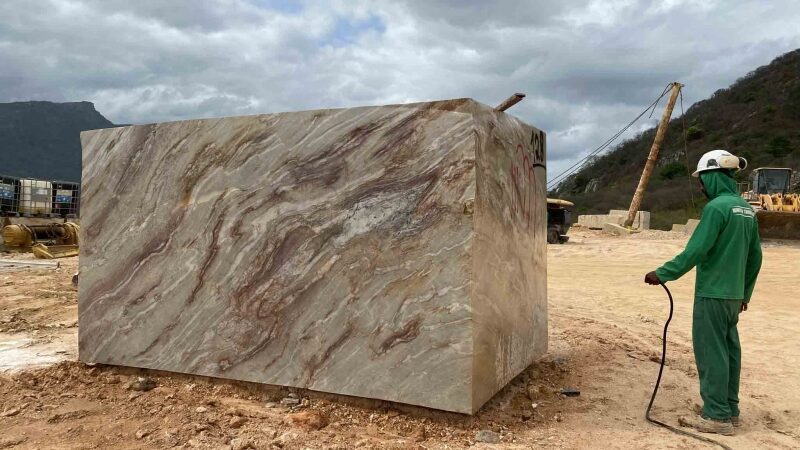 Tarifa dos EUA ameaça setor de rochas no Brasil e preocupa cadeia da construção americana