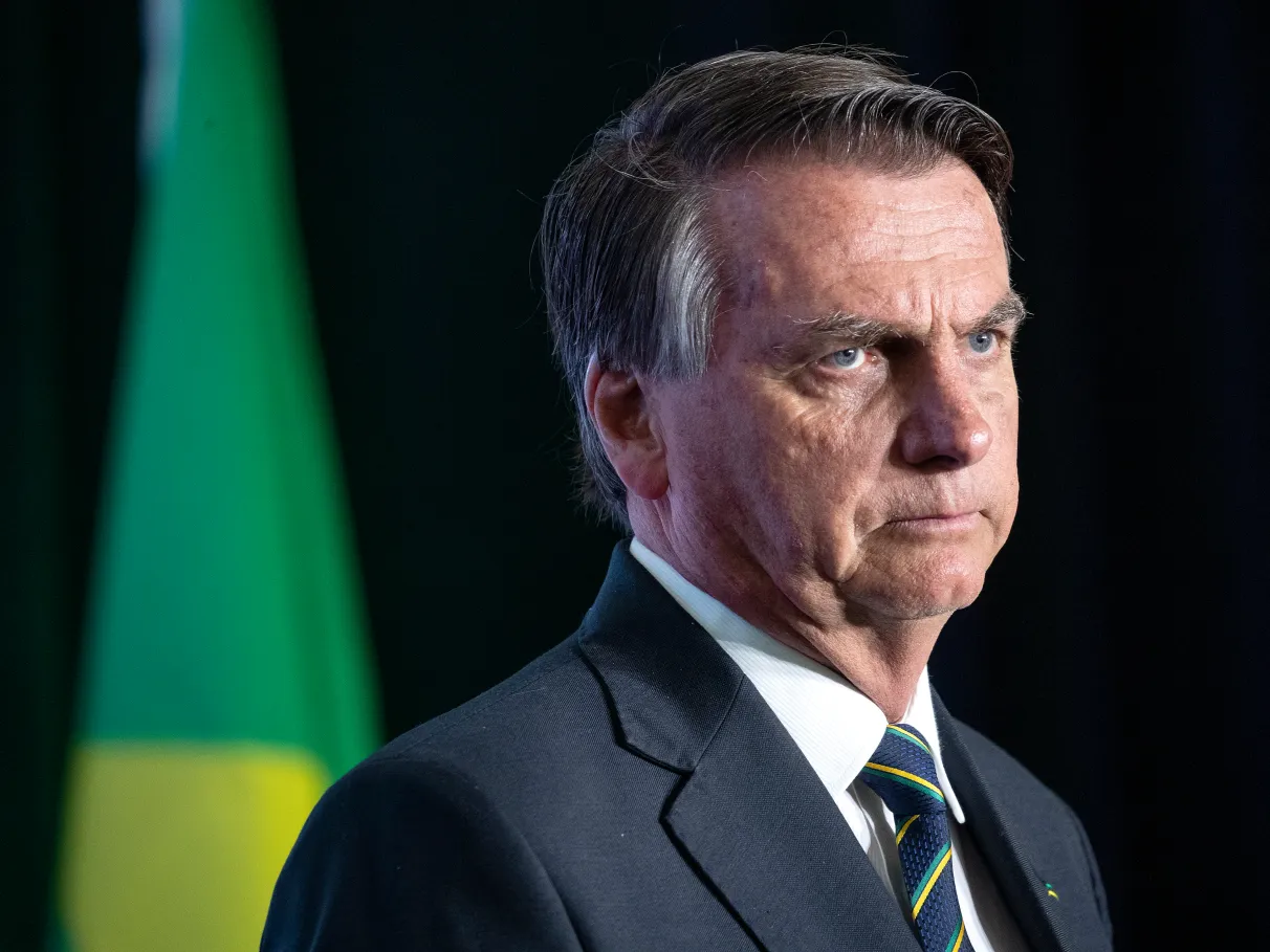 Conteúdo de pen drive apreendido na casa de Bolsonaro é considerado irrelevante pela PF