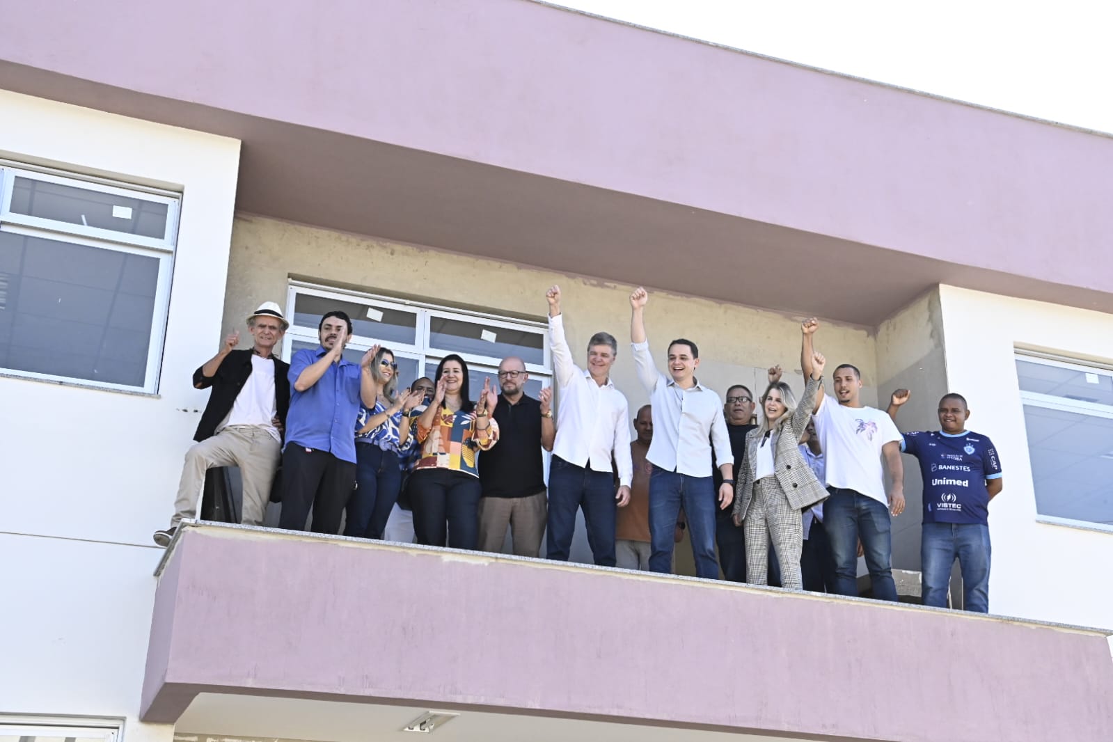 Pazolini e lideranças comunitárias visitam visita obra do CRAS de Itararé