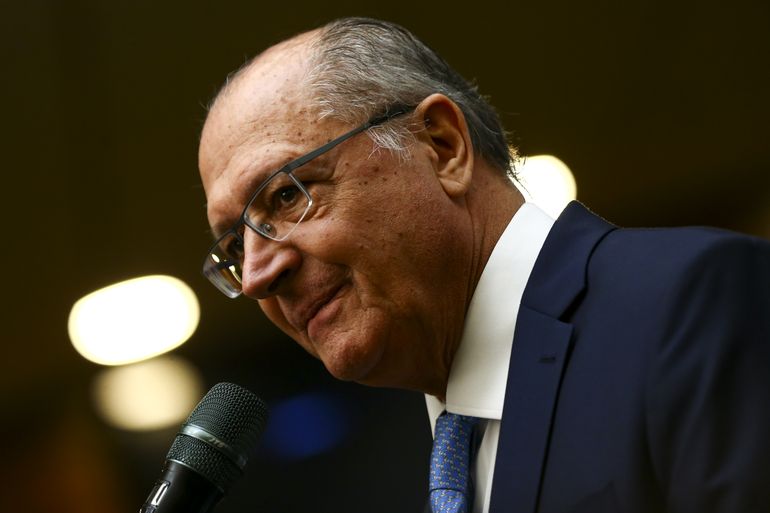 Tarifaço de Trump: vice-presidente Alckimin informa que, até terça (15), Brasil publicará decreto de reciprocidade
