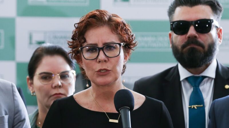 Carla Zambelli é presa pela polícia italiana