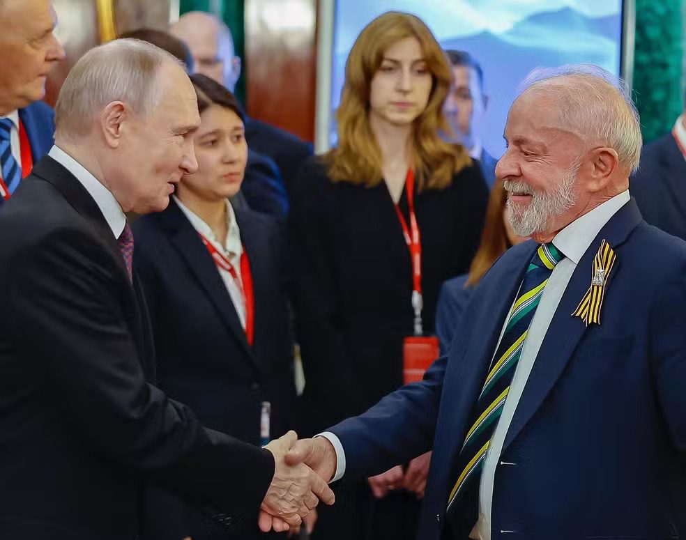 Lula e Putin discutem guerra na Ucrânia e cenário econômico