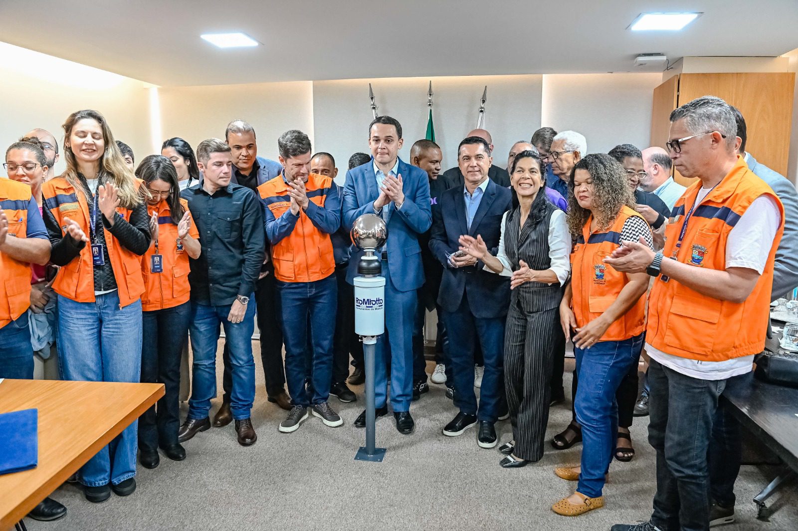 Pazolini entrega o primeiro Centro de Monitoramento de Raios do Espírito Santo