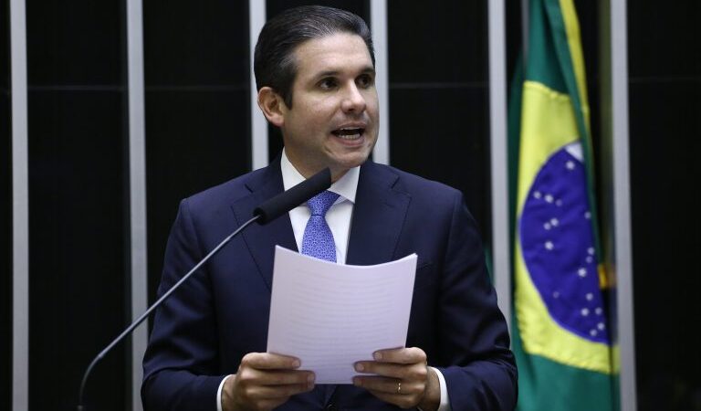 Câmara pode votar projeto contra adultização de crianças nas redes sociais nesta semana