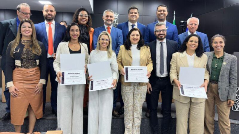 Câmara de Vila Velha homenageia equipe de contabilidade da Prefeitura