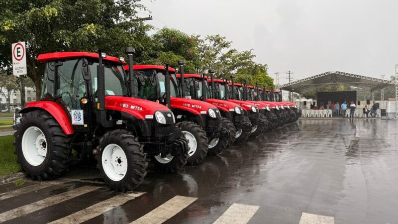 Governo do Estado reforça o setor agrícola com entrega de máquinas e equipamentos