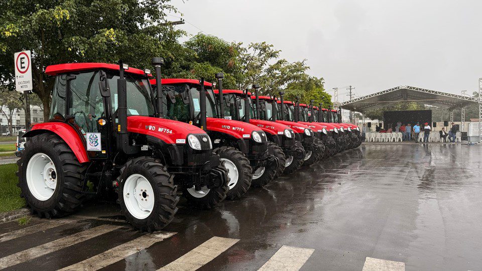 Governo do Estado reforça o setor agrícola com entrega de máquinas e equipamentos