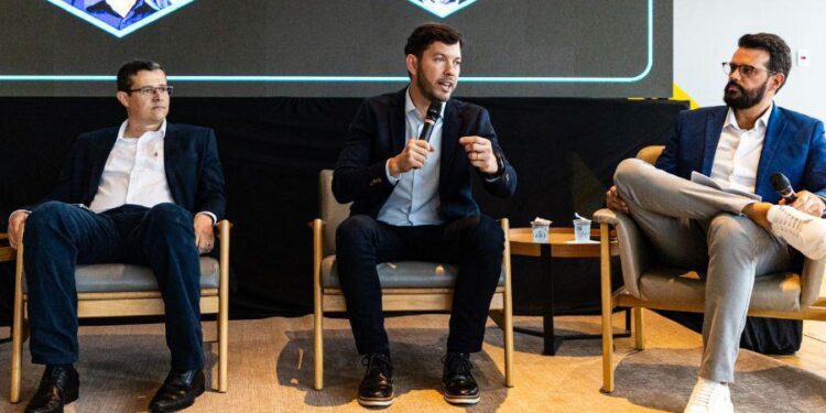 Em evento empresarial, Arnaldinho expõe bases do desenvolvimento sustentável de Vila Velha