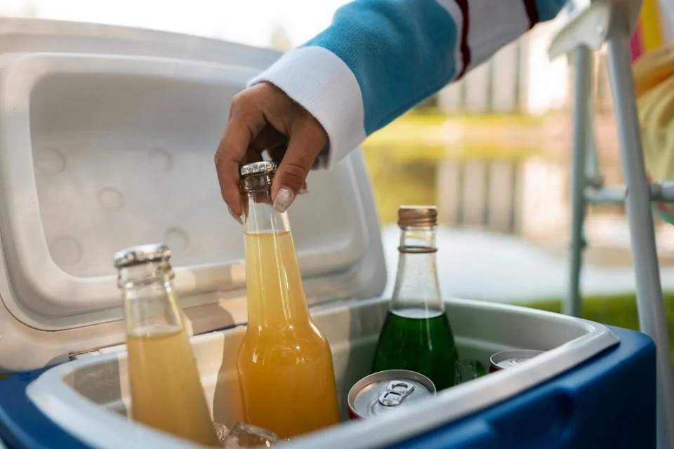 Procon-ES alerta para riscos de bebidas alcoólicas adulteradas e reforça orientações de consumo seguro