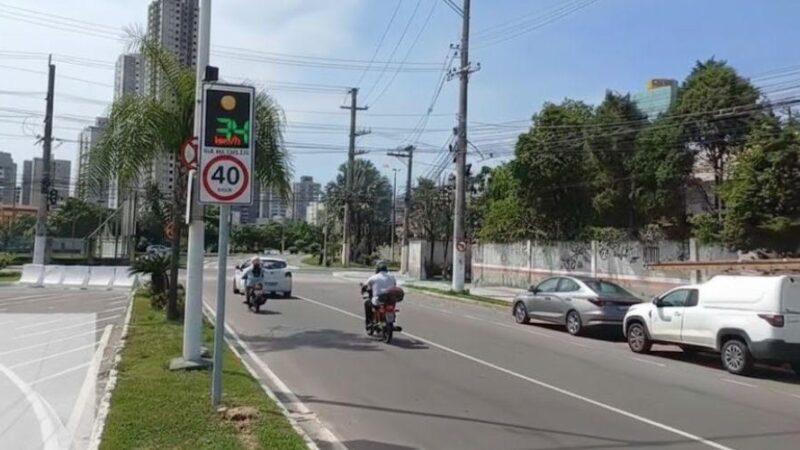 Vias movimentadas recebem 16 novos indicadores educativos de velocidade