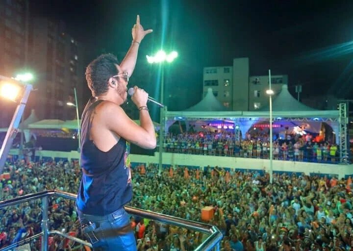 Camburi se prepara para o Esquenta Folia com trio, água gelada e orla limpa no domingo (1º)