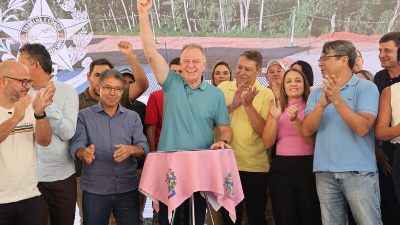 Governo do Estado faz entregas e anuncia novos investimentos em Ibitirama